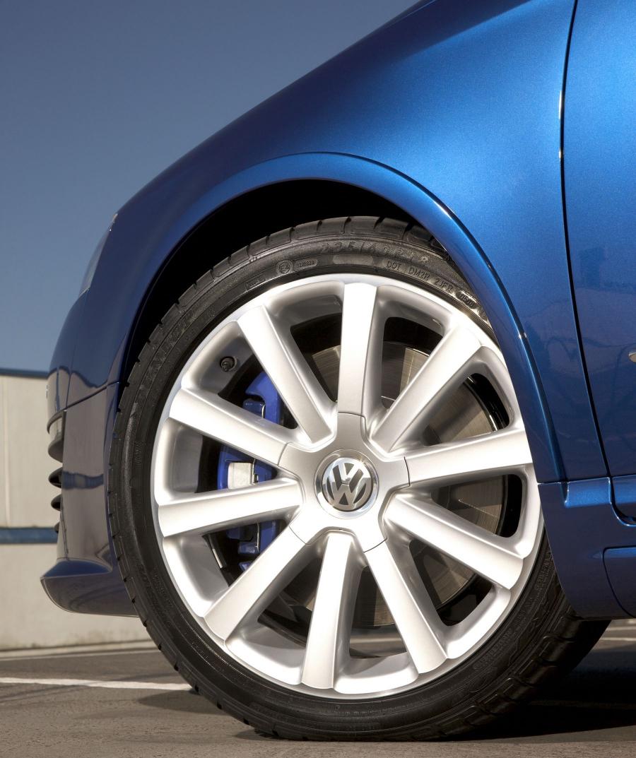  Volkswagen Passat R36 2008 года  (UK) (фото 3 из 14)